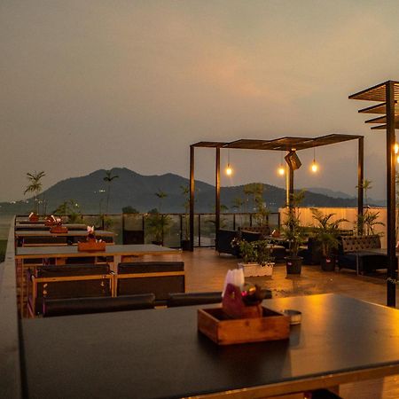 The Courtyard - Beyond Bar & Club Hotel Udaipur Exterior photo