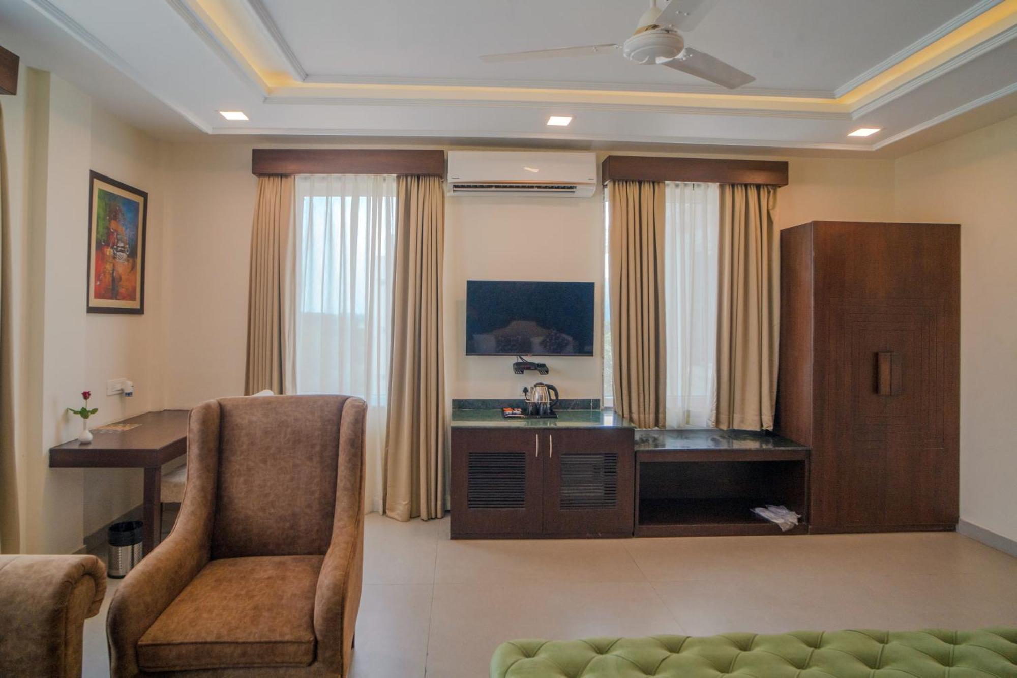 The Courtyard - Beyond Bar & Club Hotel Udaipur Exterior photo