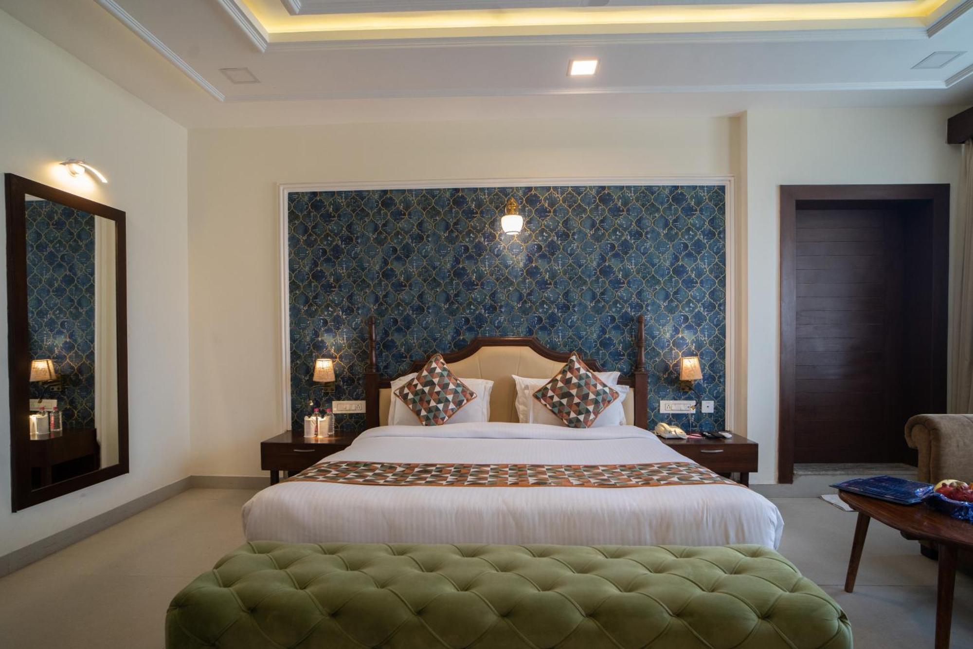 The Courtyard - Beyond Bar & Club Hotel Udaipur Exterior photo