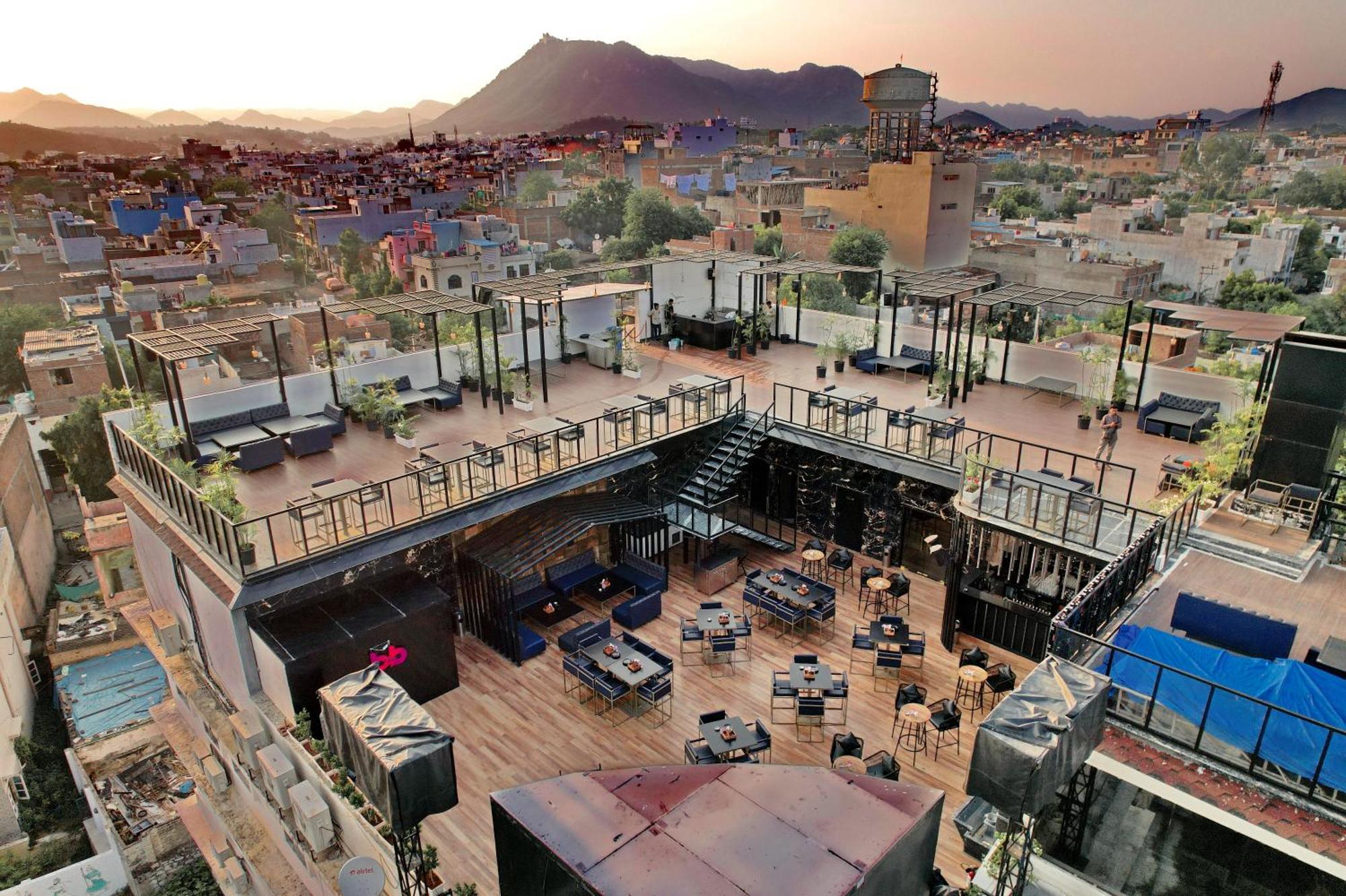 The Courtyard - Beyond Bar & Club Hotel Udaipur Exterior photo