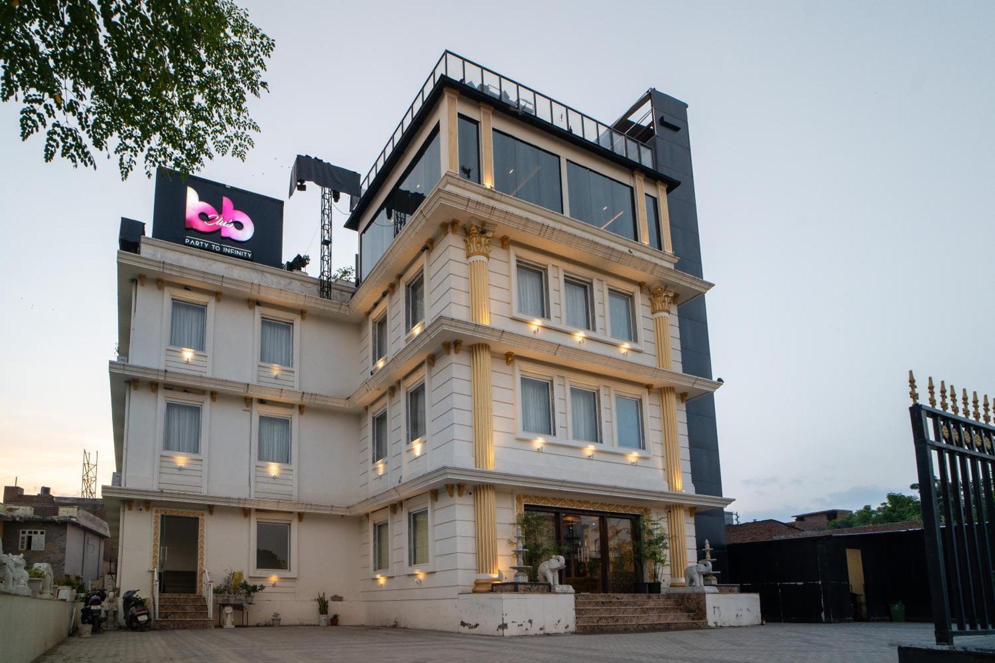 The Courtyard - Beyond Bar & Club Hotel Udaipur Exterior photo