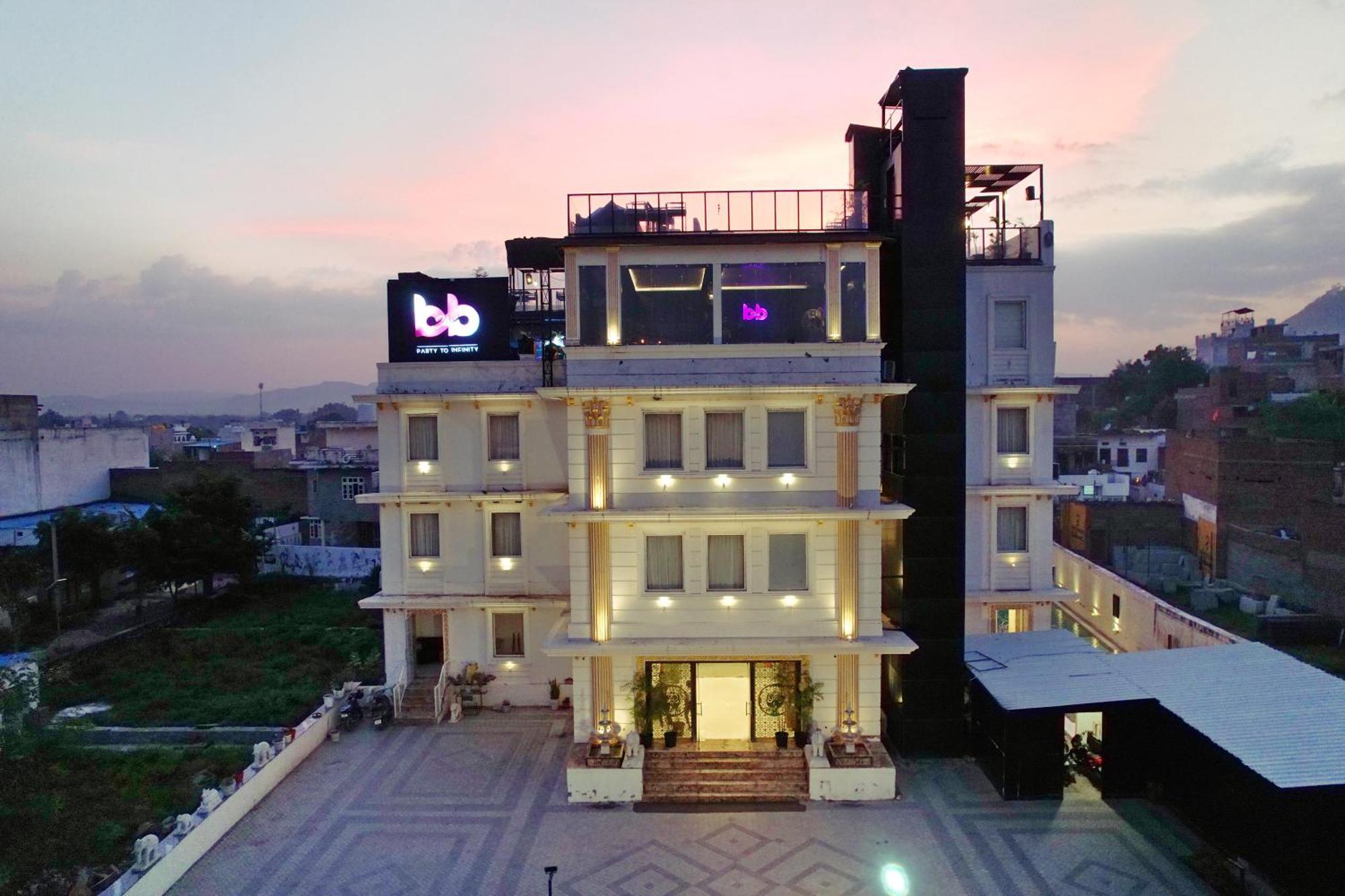 The Courtyard - Beyond Bar & Club Hotel Udaipur Exterior photo