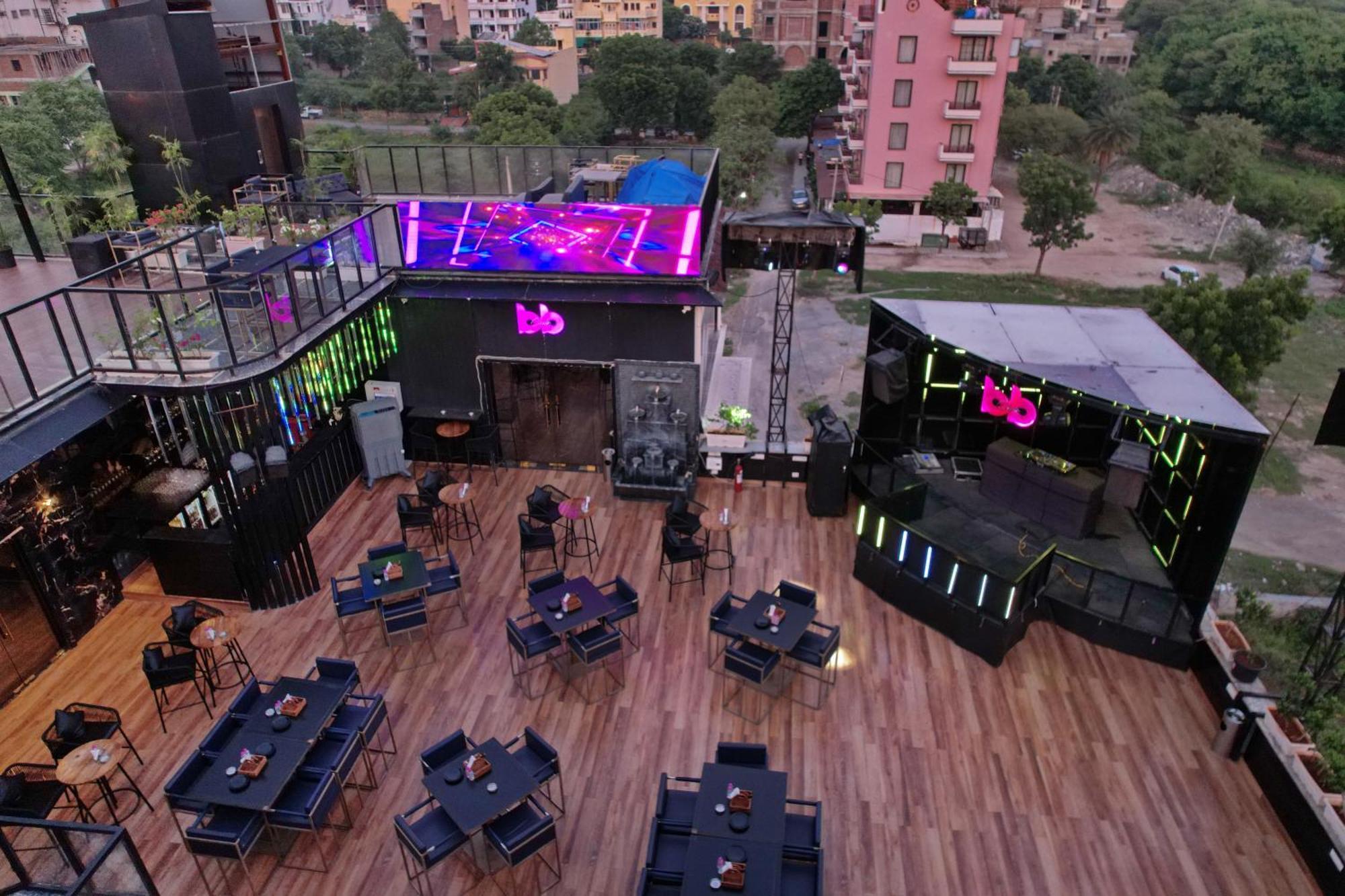 The Courtyard - Beyond Bar & Club Hotel Udaipur Exterior photo