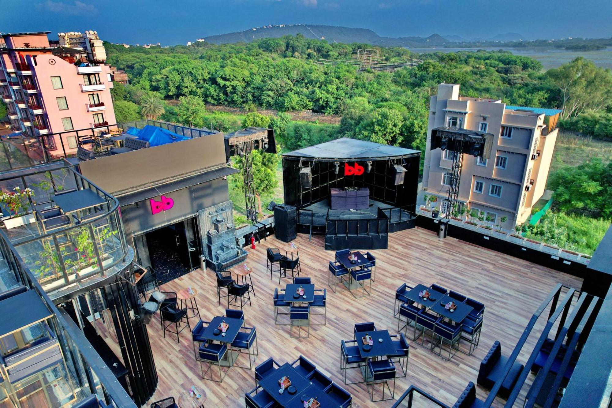 The Courtyard - Beyond Bar & Club Hotel Udaipur Exterior photo