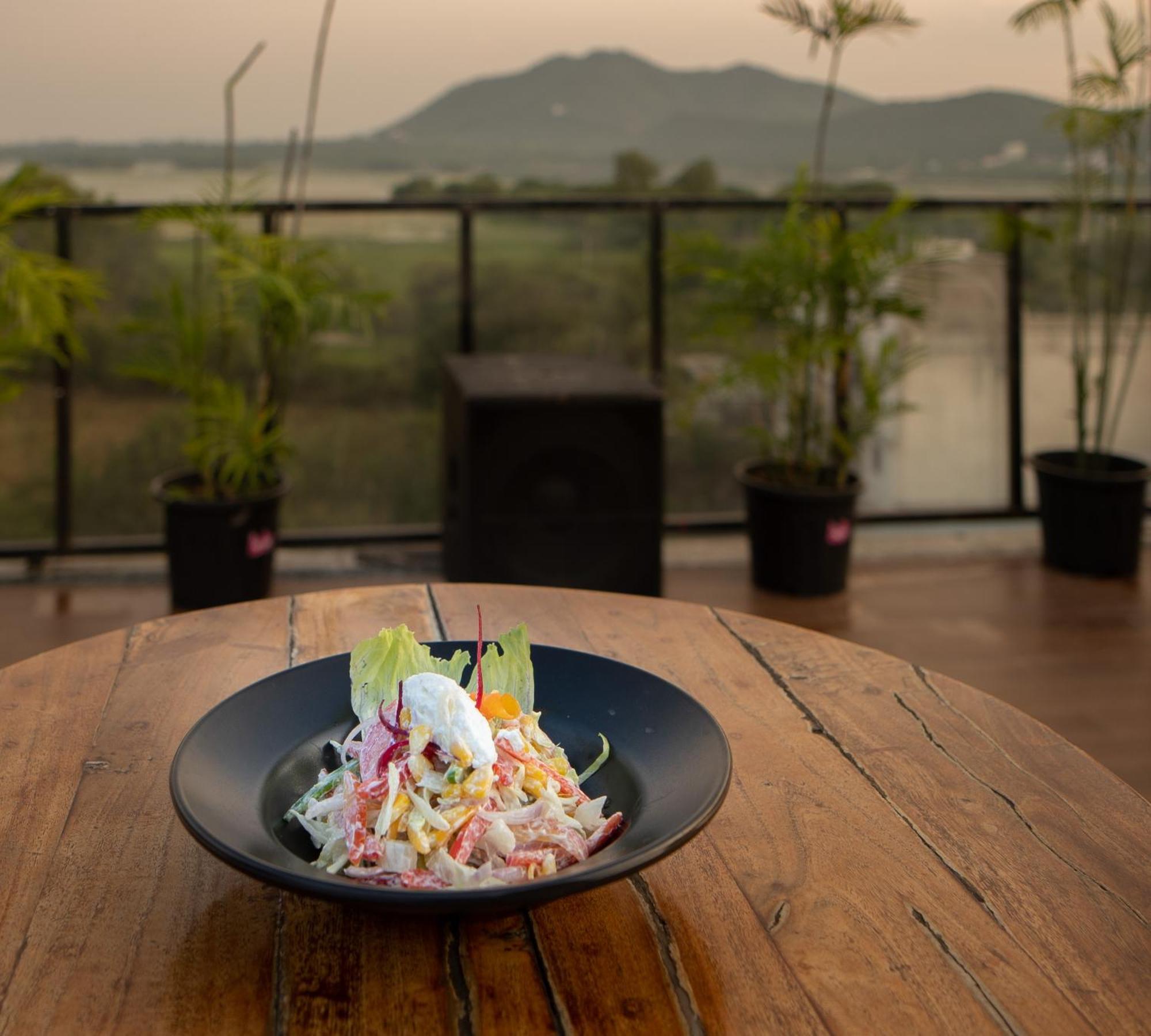 The Courtyard - Beyond Bar & Club Hotel Udaipur Exterior photo