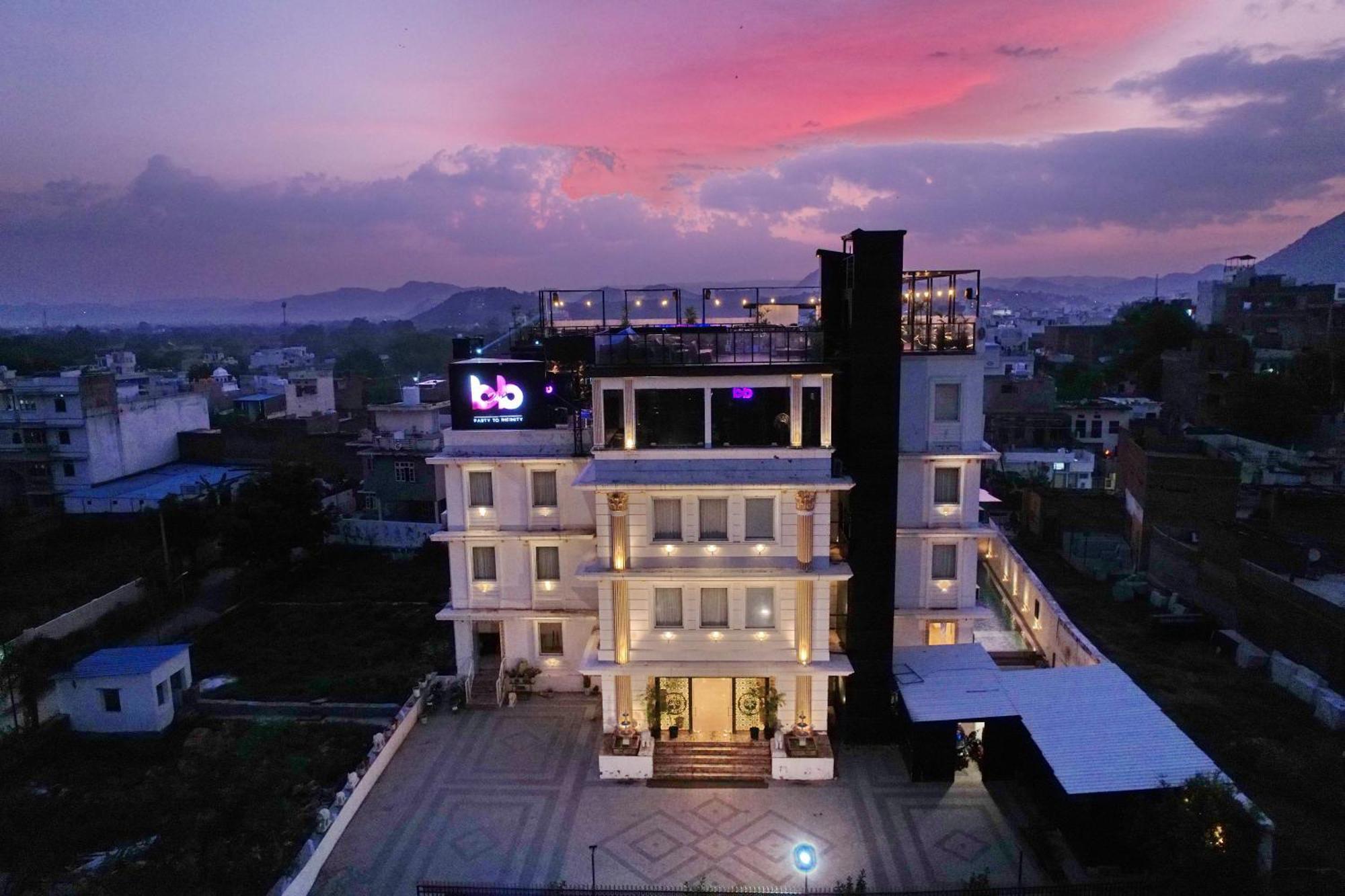 The Courtyard - Beyond Bar & Club Hotel Udaipur Exterior photo