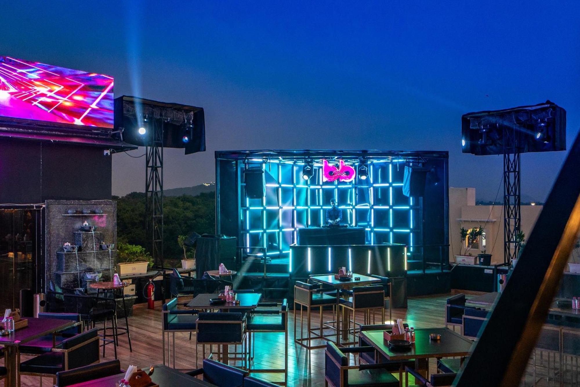 The Courtyard - Beyond Bar & Club Hotel Udaipur Exterior photo